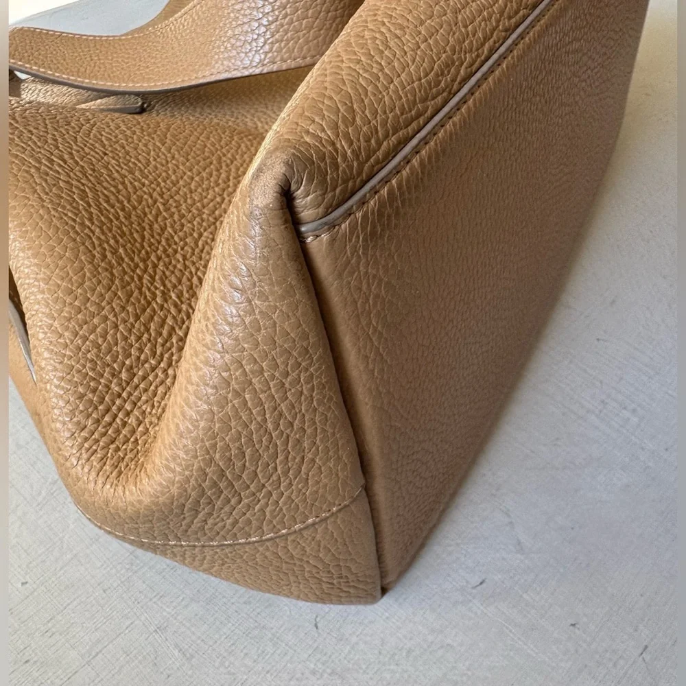 Cuyana Zippered Satchel in Cappuccino Pebbled Leather